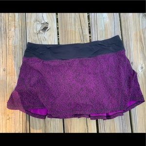 Lululemon pink black pace breaker skirt skirt shorts size 8